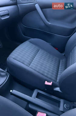 Лифтбек Skoda Octavia 2004 в 