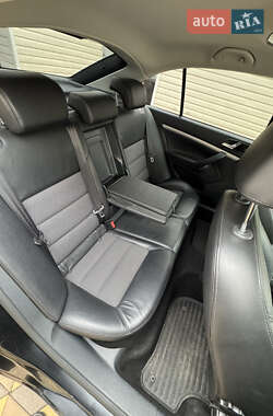 Лифтбек Skoda Octavia 2012 в 
