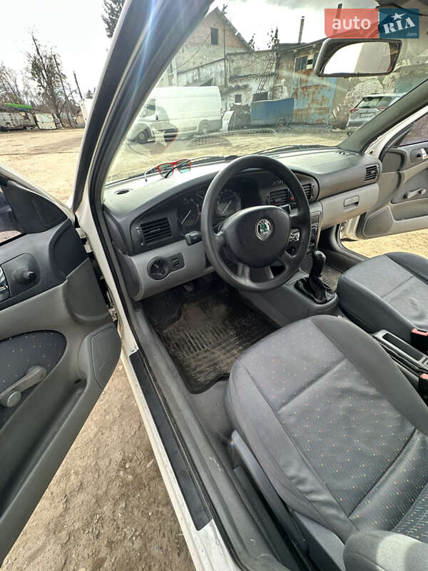 Лифтбек Skoda Octavia 2002 в Львове