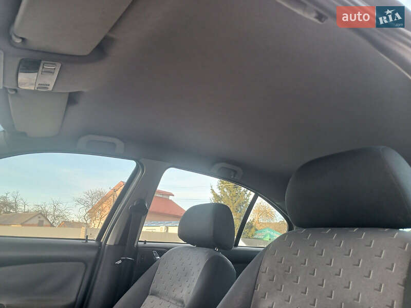 Ліфтбек Skoda Octavia 2003 в Львові