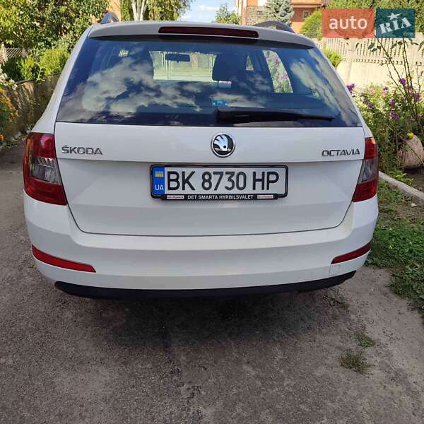 Универсал Skoda Octavia 2013 в Ровно