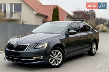 Лифтбек Skoda Octavia 2018 в Ужгороде