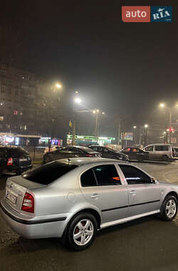Лифтбек Skoda Octavia 2002 в 