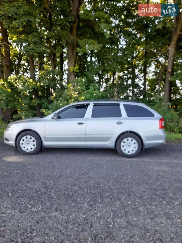 Універсал Skoda Octavia 2011 в Краснограді