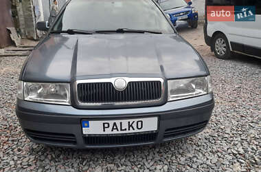 Лифтбек Skoda Octavia 2004 в 