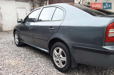Лифтбек Skoda Octavia 2004 в 