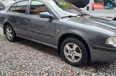 Лифтбек Skoda Octavia 2004 в 