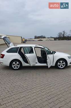 Універсал Skoda Octavia 2019 в 