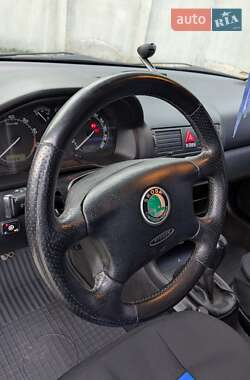 Ліфтбек Skoda Octavia 2003 в 
