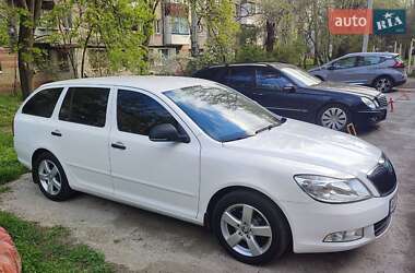 Универсал Skoda Octavia 2010 в Запорожье