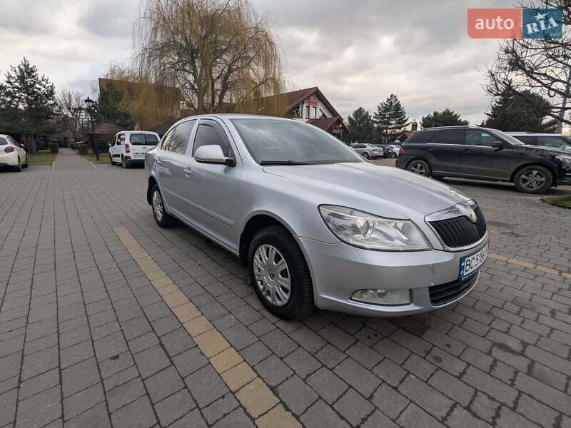 Лифтбек Skoda Octavia 2010 в 