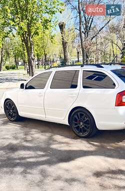 Универсал Skoda Octavia 2010 в 
