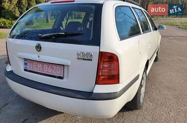 Ліфтбек Skoda Octavia 2009 в 