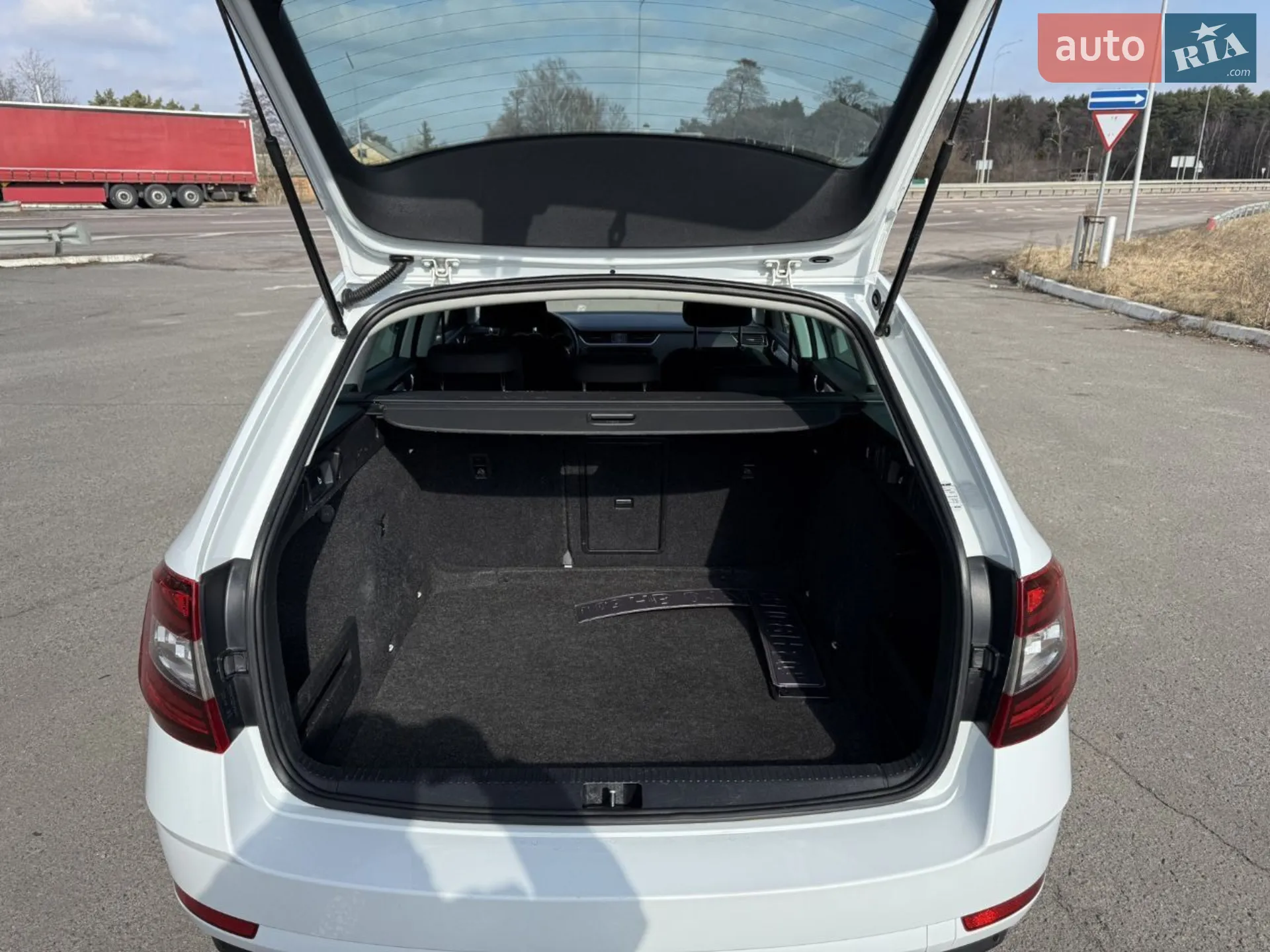 2019 Skoda Octavia - мініатюра 103