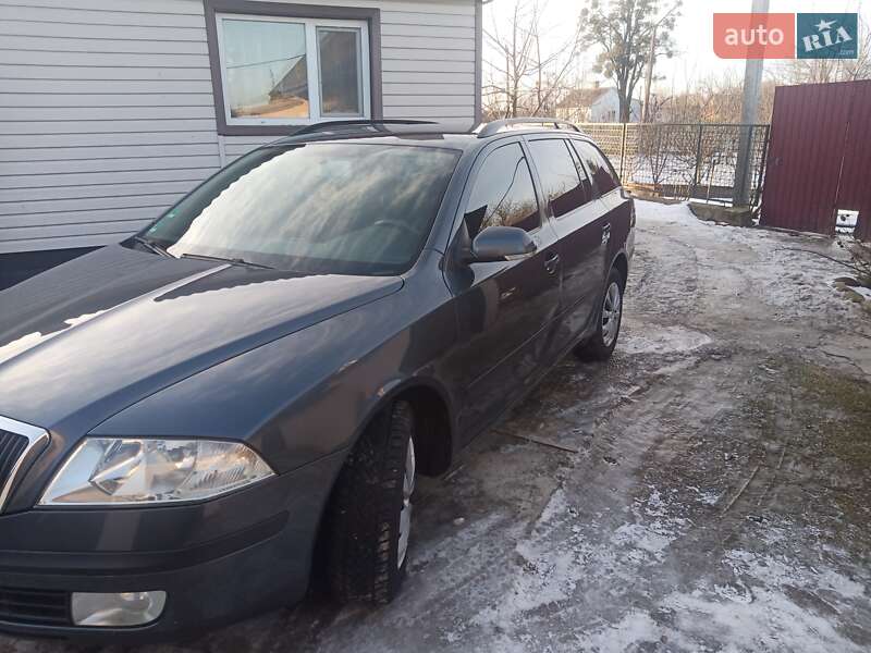 Універсал Skoda Octavia 2008 в Локачах