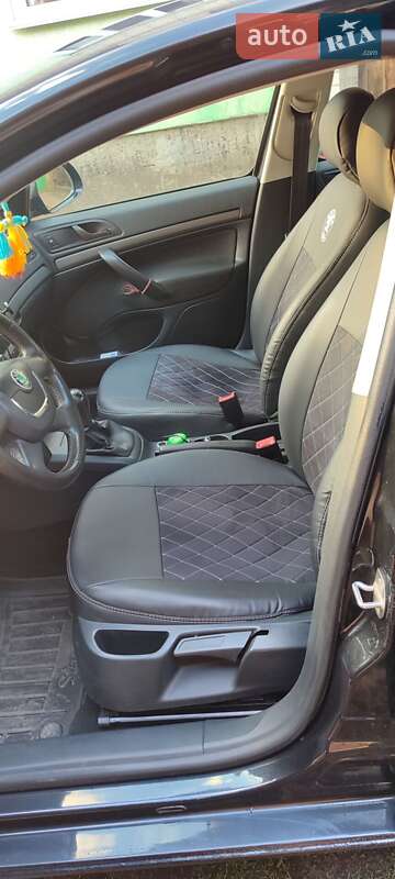 Лифтбек Skoda Octavia 2009 в Сумах