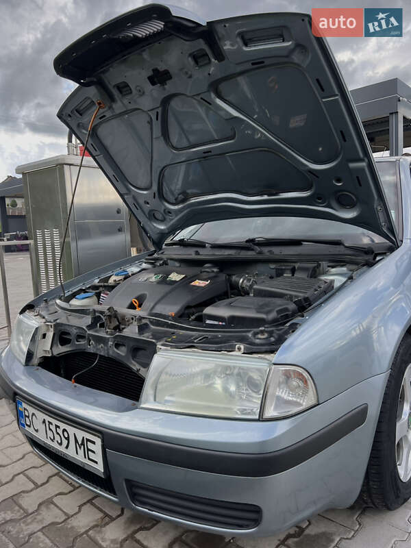 Лифтбек Skoda Octavia 2003 в Львове