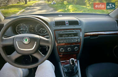 Лифтбек Skoda Octavia 2011 в 