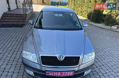 Лифтбек Skoda Octavia 2005 в 