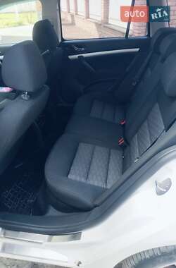 Универсал Skoda Octavia 2011 в 