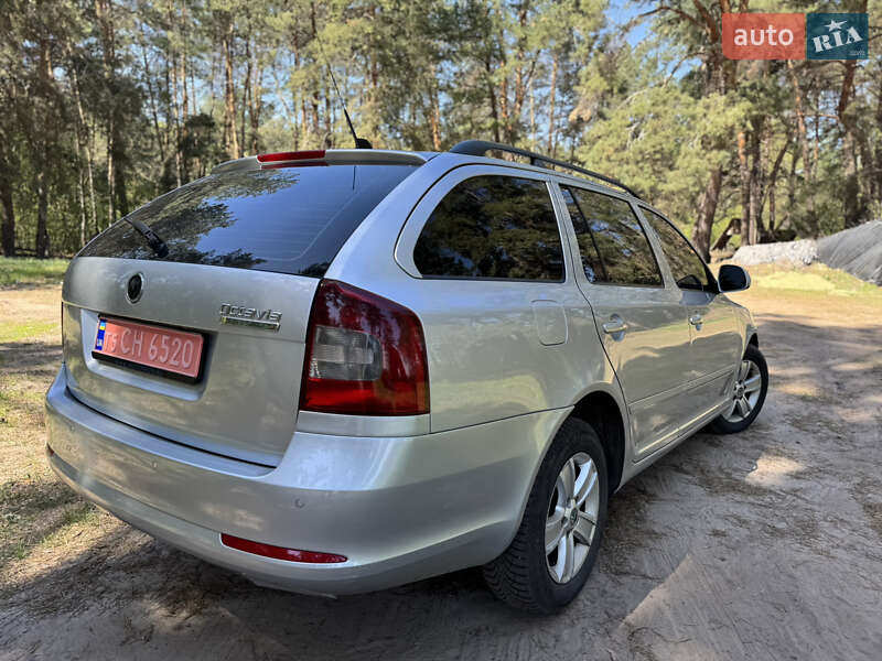 Универсал Skoda Octavia 2010 в Полтаве