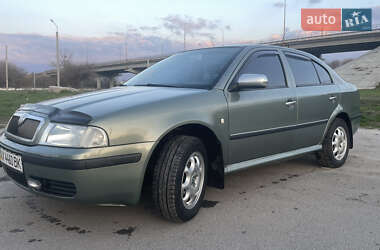 Лифтбек Skoda Octavia 2003 в 