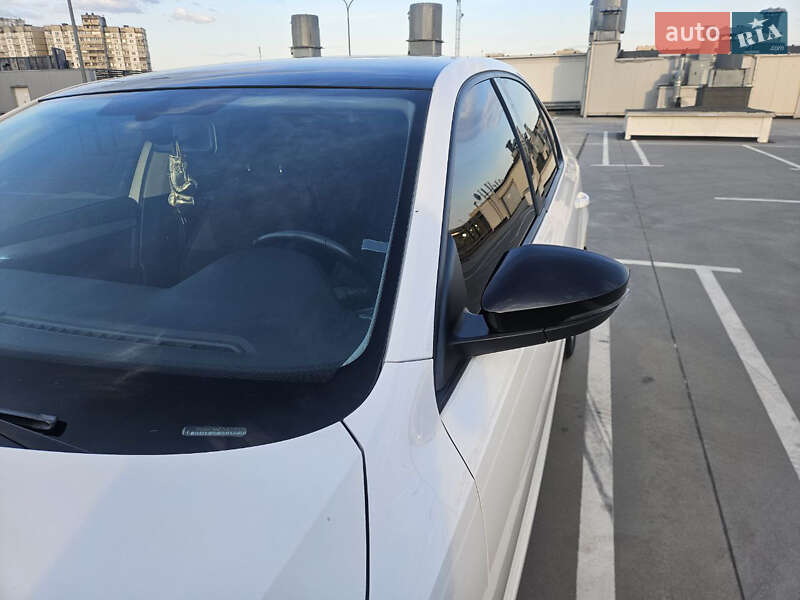 Лифтбек Skoda Octavia 2019 в Киеве