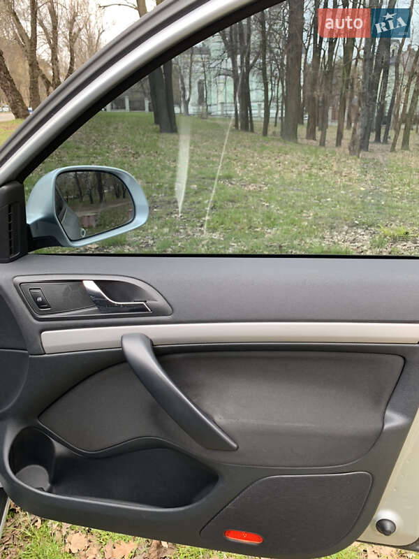Лифтбек Skoda Octavia 2011 в Киеве