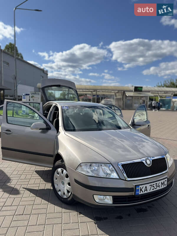 Лифтбек Skoda Octavia 2008 в 
