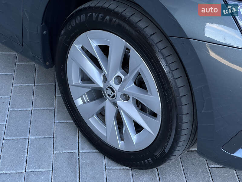 Лифтбек Skoda Octavia 2020 в Мукачево