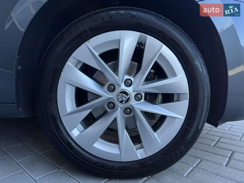 Лифтбек Skoda Octavia 2020 в Мукачево