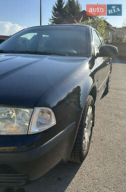 Лифтбек Skoda Octavia 2010 в 