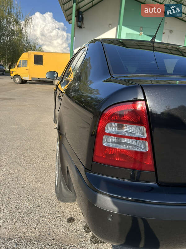 Лифтбек Skoda Octavia 2010 в Луцке