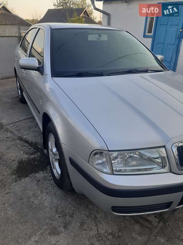 Лифтбек Skoda Octavia 2003 в Смолином