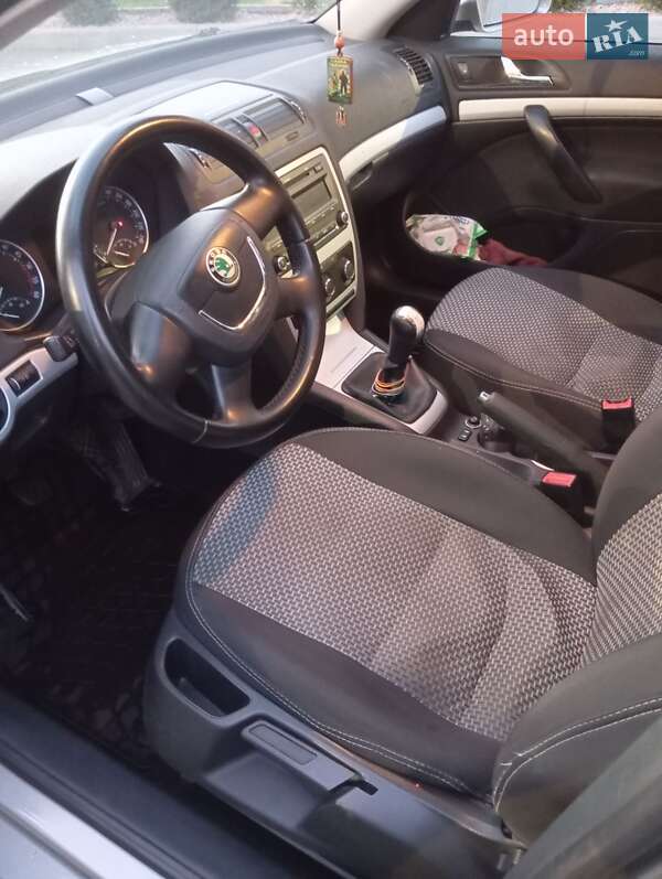 Универсал Skoda Octavia 2010 в Маневичах