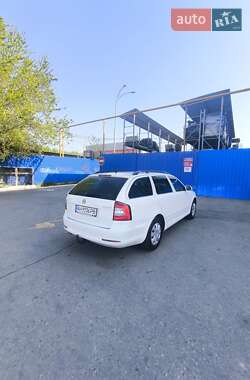 Универсал Skoda Octavia 2011 в 