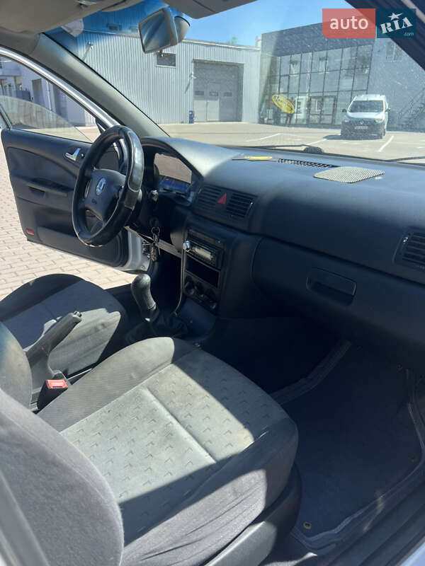 Лифтбек Skoda Octavia 2002 в Виннице