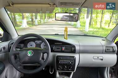 Ліфтбек Skoda Octavia 1998 в 