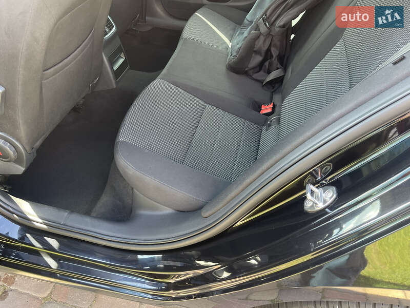 Универсал Skoda Octavia 2014 в Вишневом