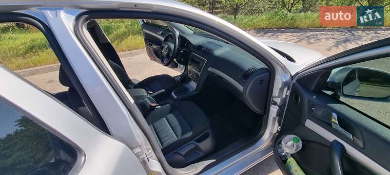 Лифтбек Skoda Octavia 2012 в Павлограде