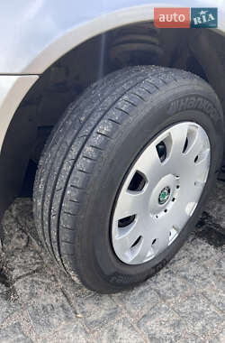 Лифтбек Skoda Octavia 2003 в 