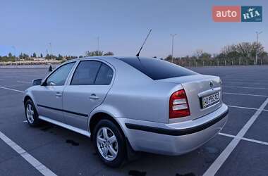 Лифтбек Skoda Octavia 2004 в 