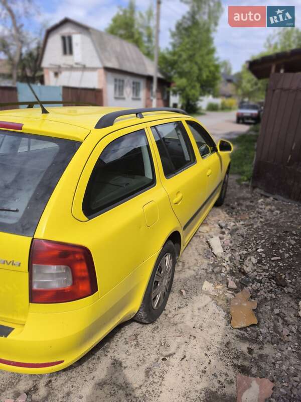 Універсал Skoda Octavia 2012 в Чернігові