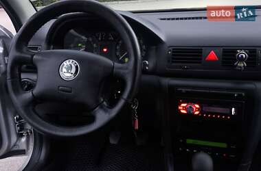 Лифтбек Skoda Octavia 2002 в 