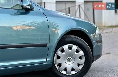 Лифтбек Skoda Octavia 2005 в 