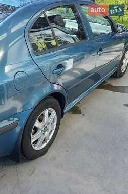 Ліфтбек Skoda Octavia 2003 в 