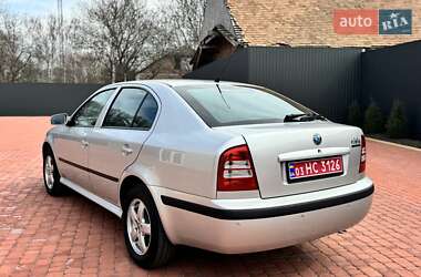 Лифтбек Skoda Octavia 2003 в 