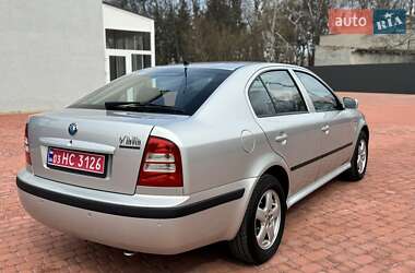 Лифтбек Skoda Octavia 2003 в 