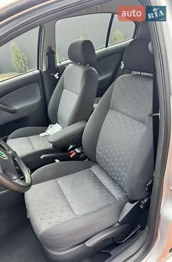 Лифтбек Skoda Octavia 2003 в 