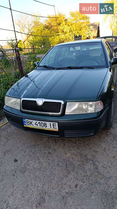 Ліфтбек Skoda Octavia 2001 в 